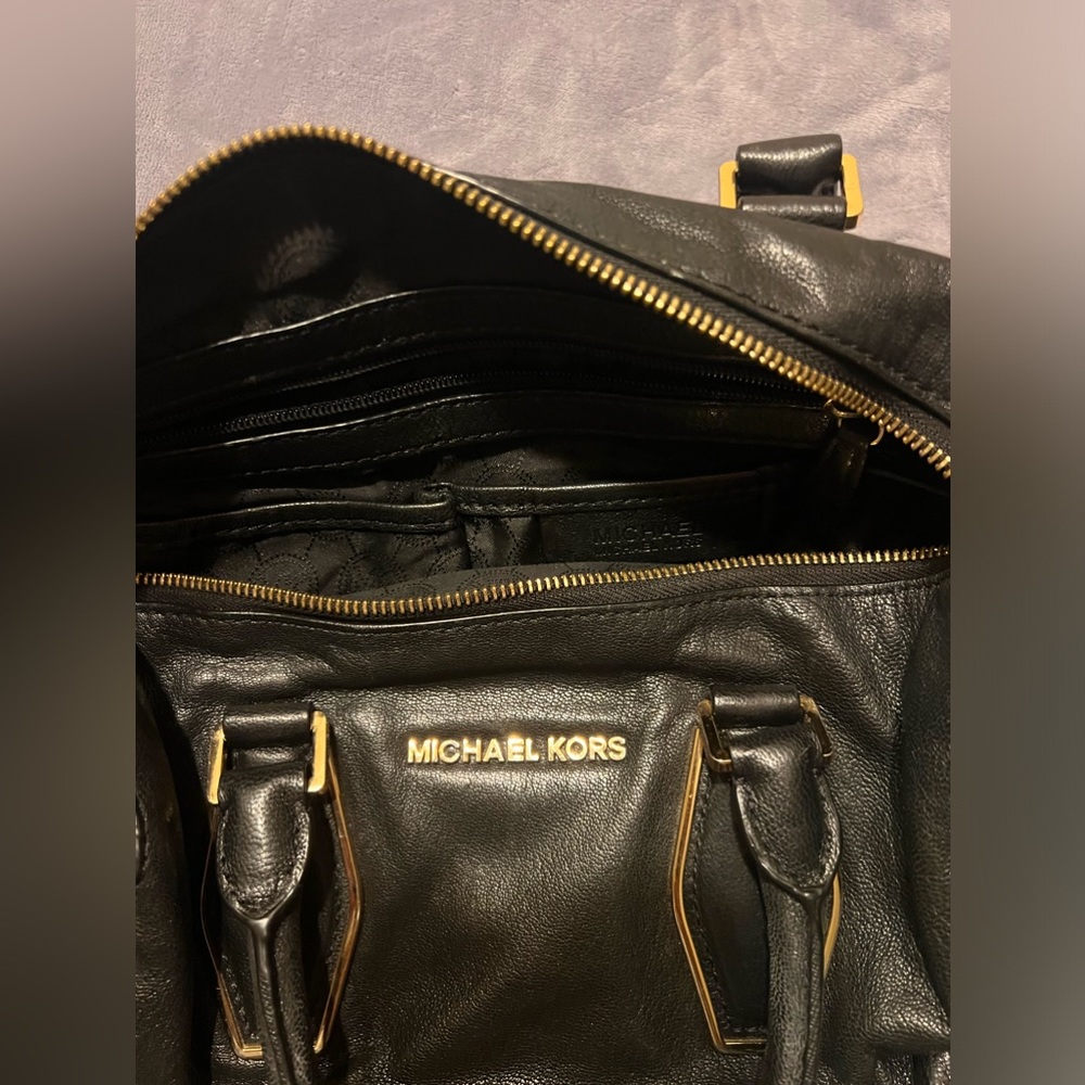Nice used like new Michael kors leather purse